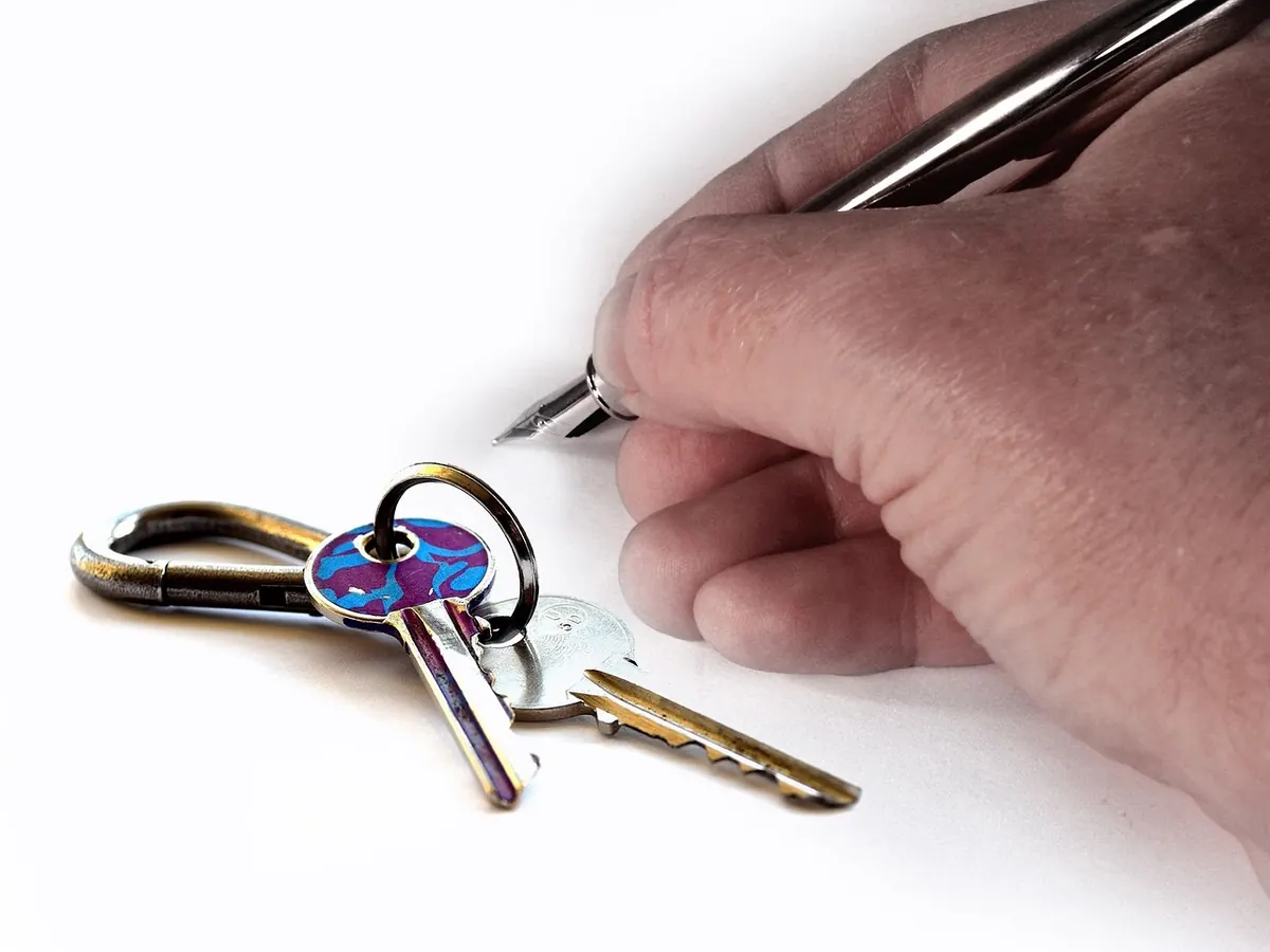 How to Find Long-Term Rentals Abroad Without Getting Scammed